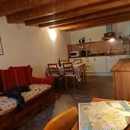 度假居 La Fattoria Di Roven Gignod